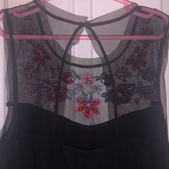 Hollister Black Tulle Embroidery Tank Top - Size S - Picture 2 of 5